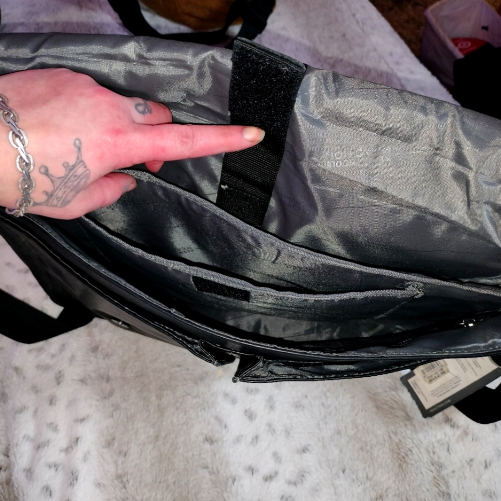 Kenneth Cole laptop bag - Picture 10 of 13